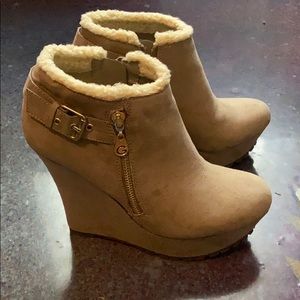 Guess wedged bootie